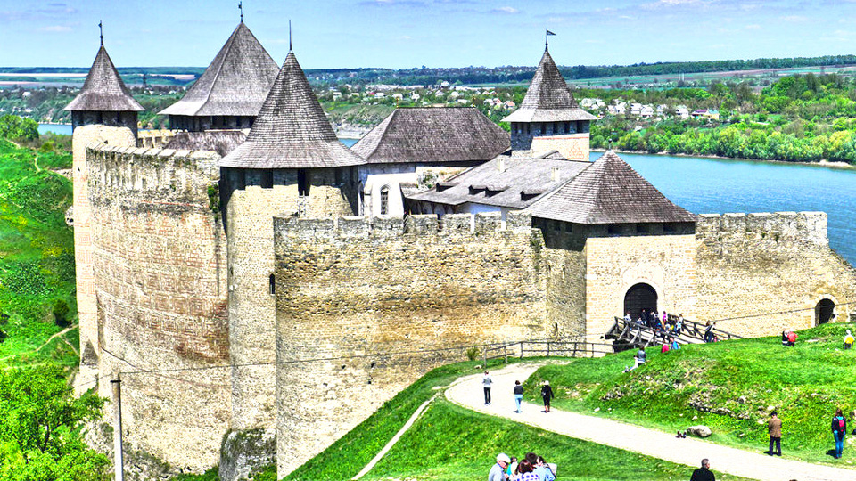 Замки і фортеці України – Клуб Мандрівників